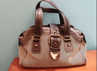 （分類：）位於 。 由 y_square_lau 提交（商品編號 1016854904，圖片 1）。簡介： 。