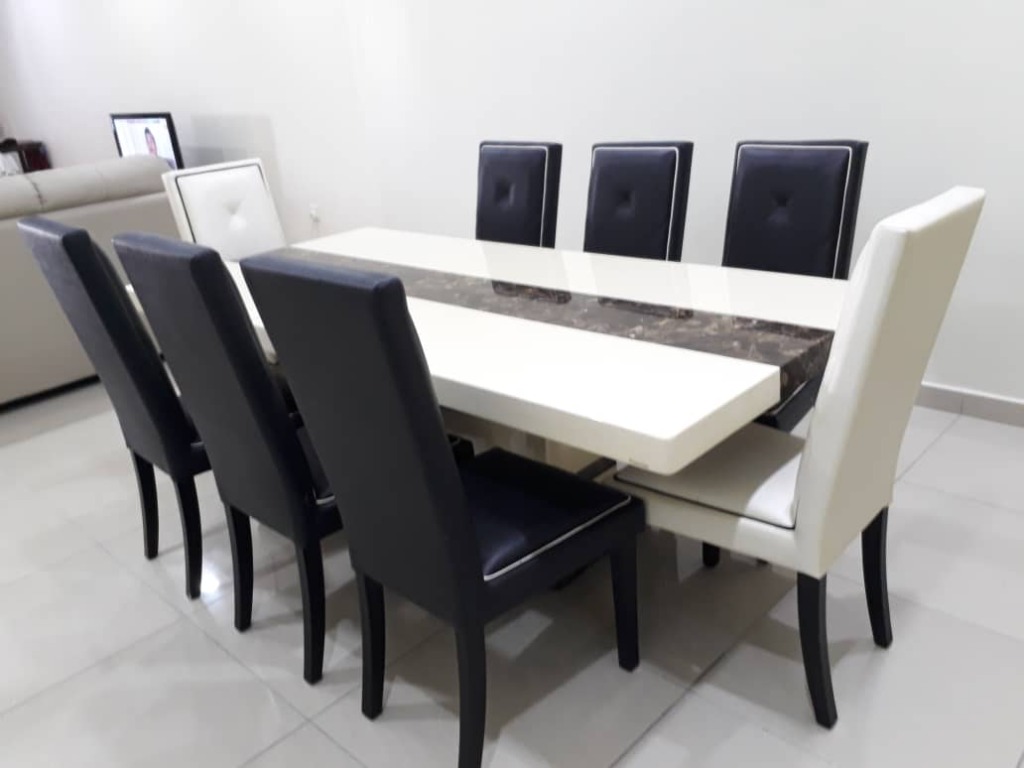 Casarano marble dining table hotsell