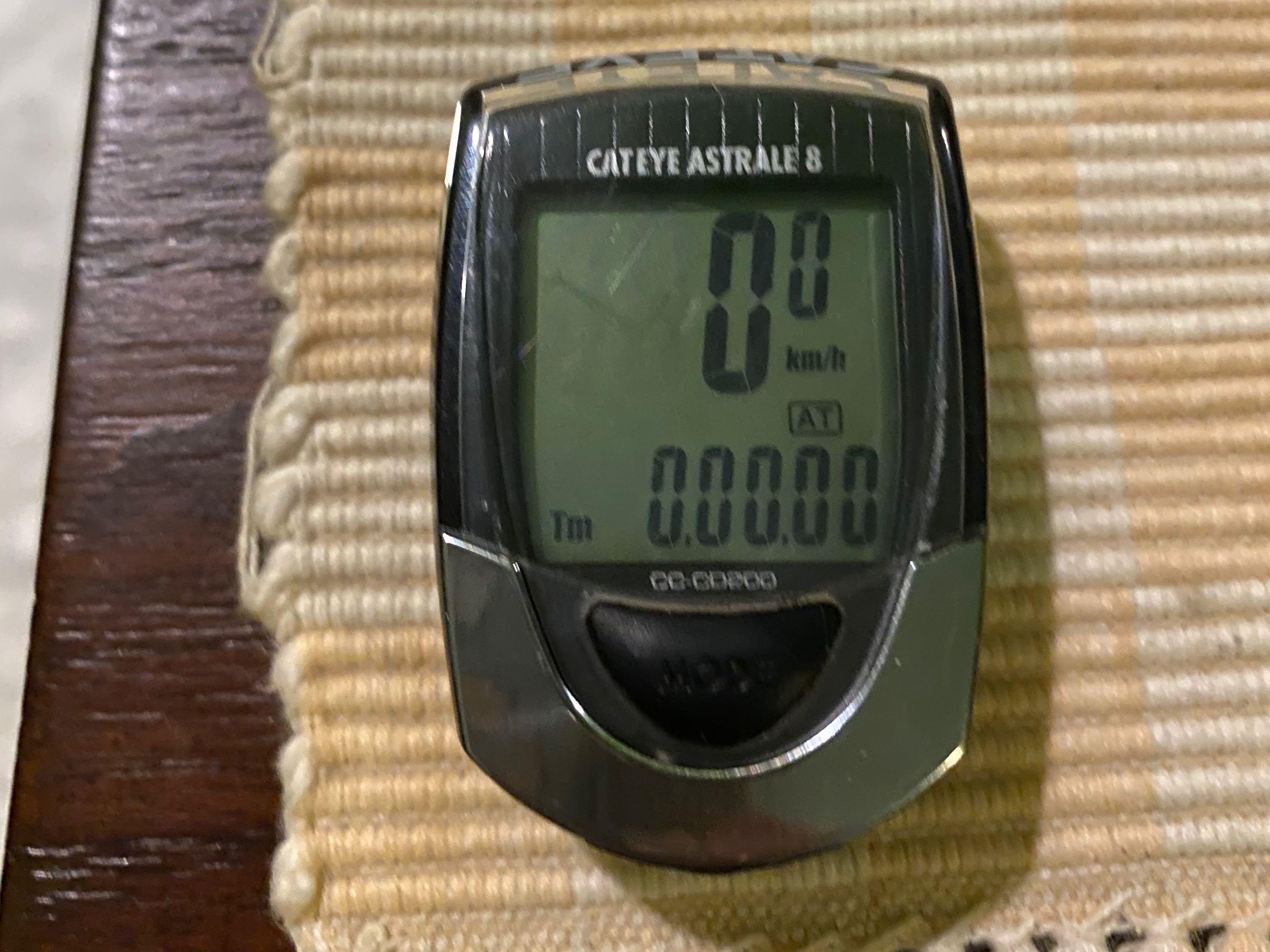 Cateye astrale clearance 8 bike computer