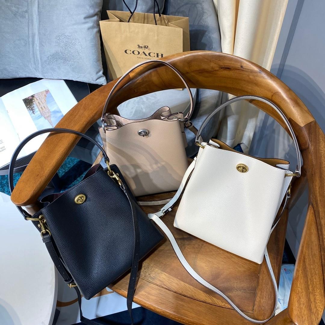 Coach Charlie Bucket Bags 2024 favors