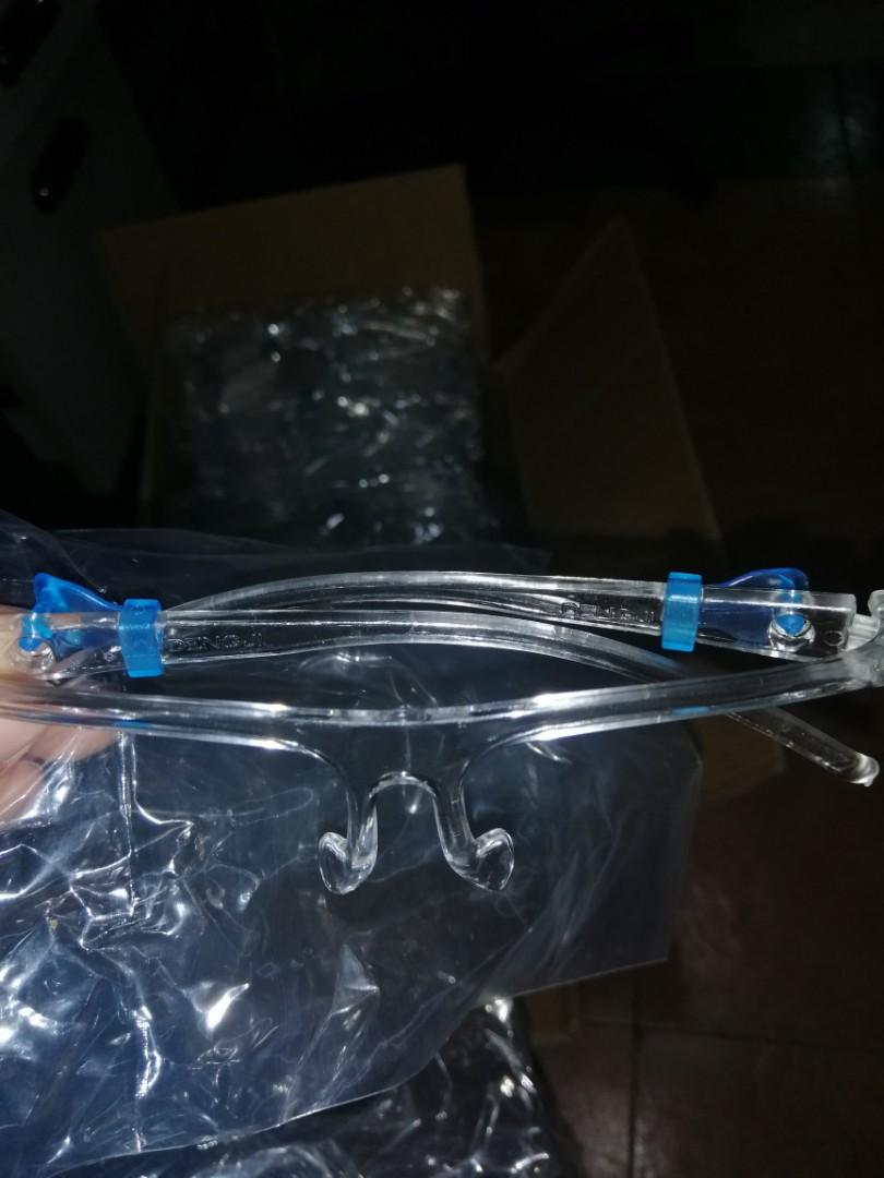 Face shield with box 75 bulk order /150 per piece (Category: Vision Care) located in Quezon City. Submitted by hellokg (Listing ID 1016667535, Image 2). Description: Hi all! 10,000 faceshield with box available on hand. Face the new normal and get back in business with protective equipments. Reusable full face transparent protective face shield with clear vision, breathable visor, anti-saliva, anti-fog, dust proof, wind proof material. Item name: