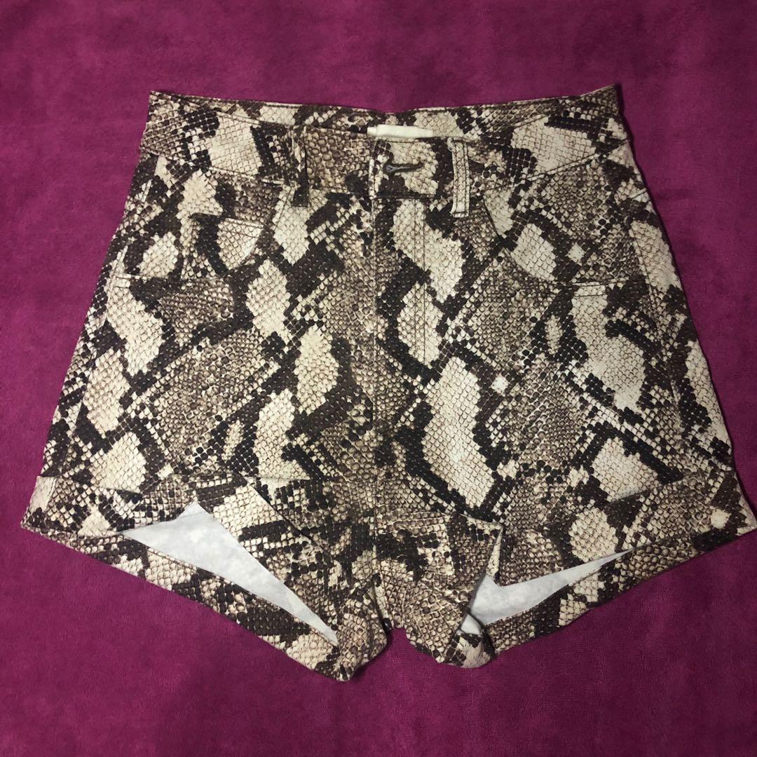 H M Snake Skin Print Midwaist Shorts Women s Fashion Bottoms