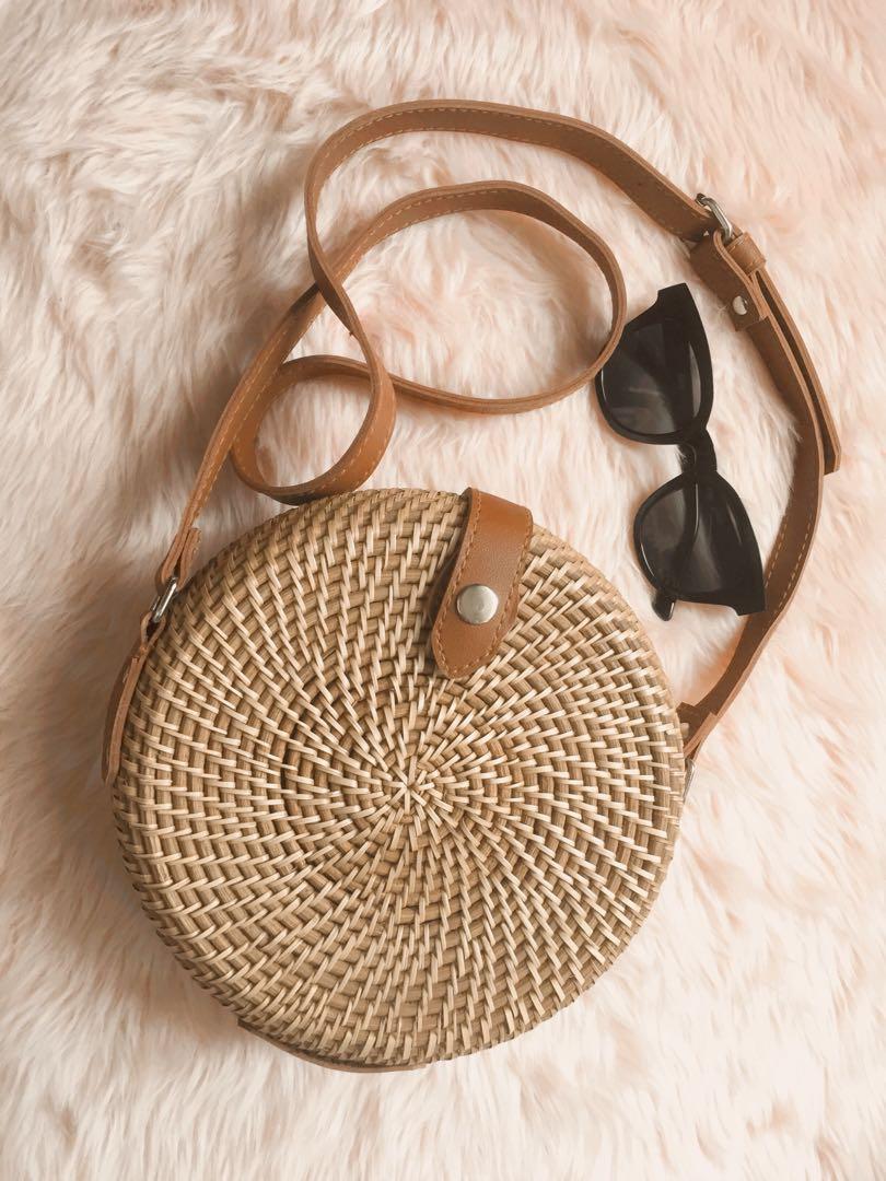 Ratan sling bag