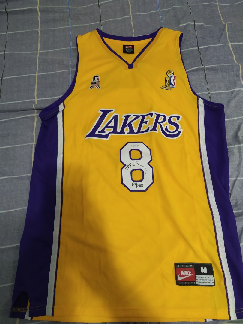 kobe bryant jersey size