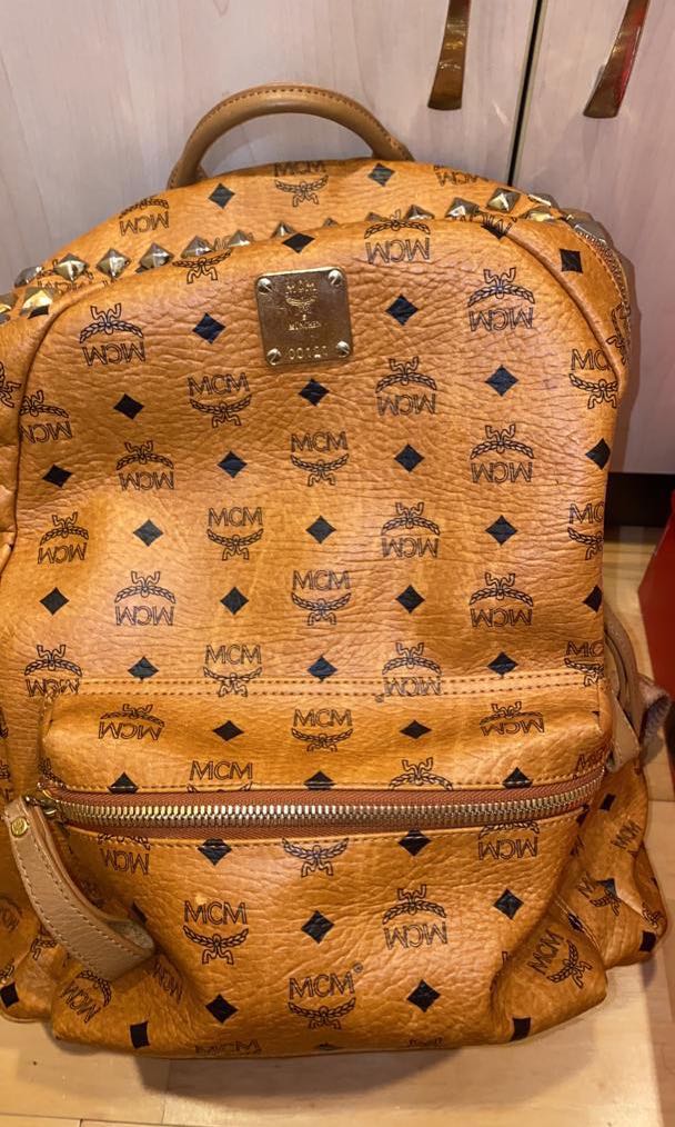 mcm bag medium size