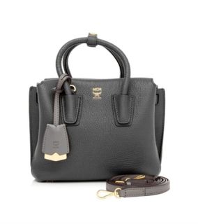 (Category: ) located in . Submitted by shopyourstyleph (Listing ID 1016753615, Image 1). Description: .