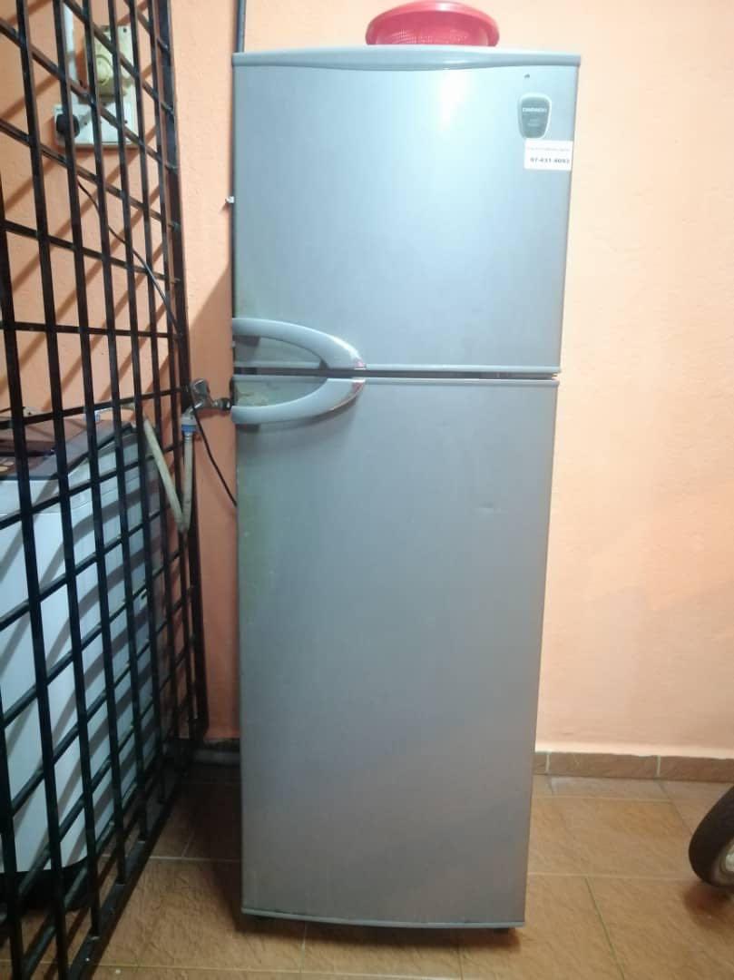 Mesin Basuh Dan Peti Ais Jualan Pindah Rumah Condition Seperti Dalam Gambar Kitchen Liances On Carou Mesin Basuh Dan Peti Ais Jualan Pindah