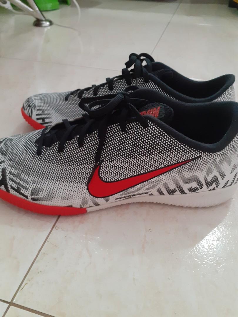 neymar futsal shoes