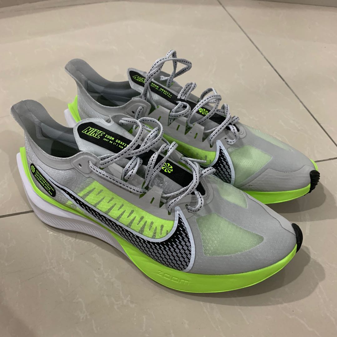nike zoom gravity neon