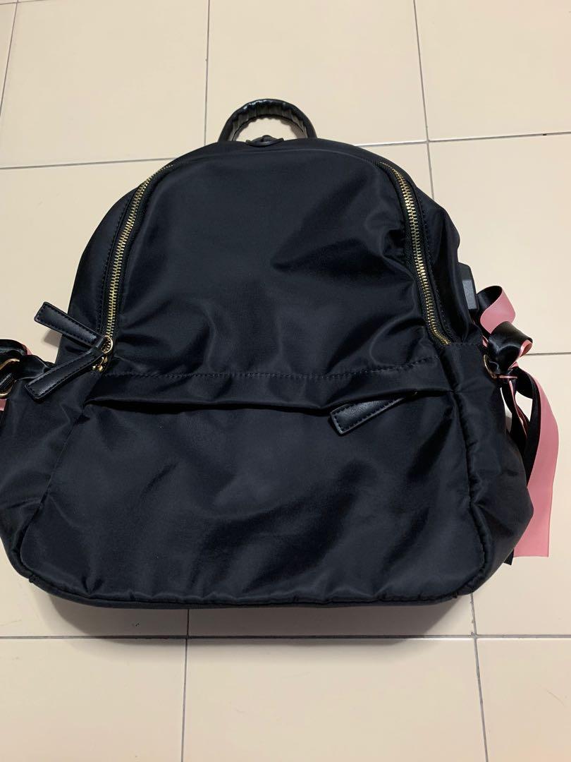 Nylon Backpack (Category: Backpacks) located in Singapore. Submitted by coffee4life (Listing ID 1016834631, Image 2). Description: 1 for $35 Available in Black & Pink.