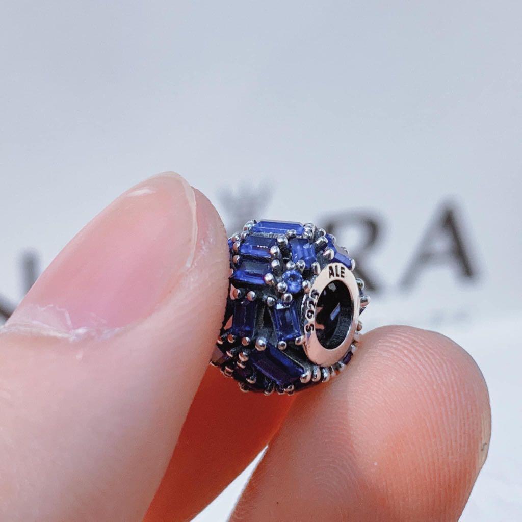 Pandora charm blue outlet stone