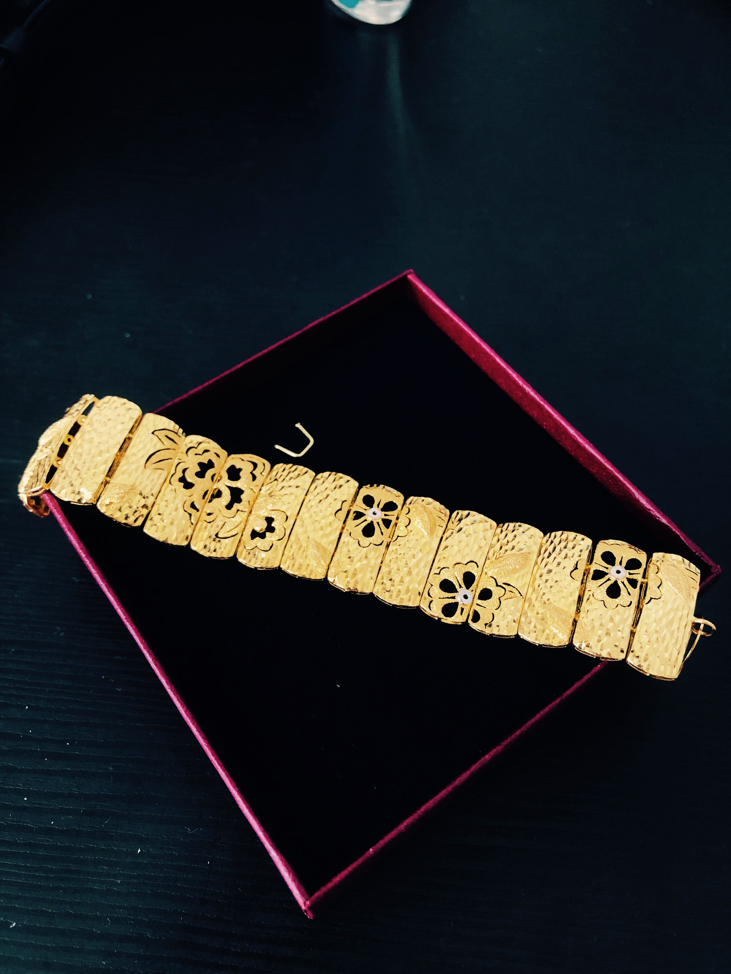 Pulut Dakap Batik Gold 916 Women S Fashion Jewellery On Carousell