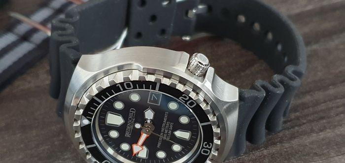 Army watch 1000m new arrivals