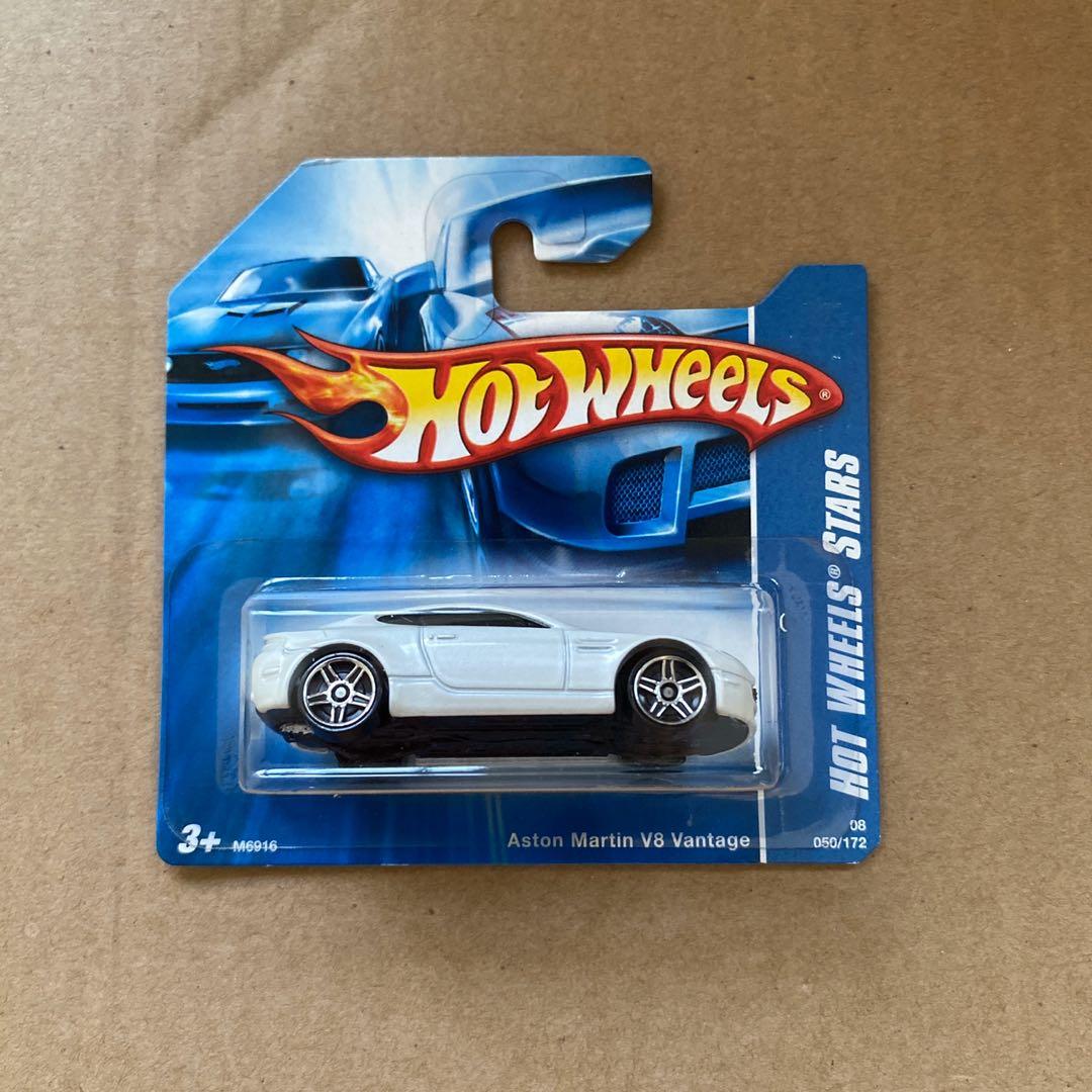 hot wheels aston martin v8 vantage