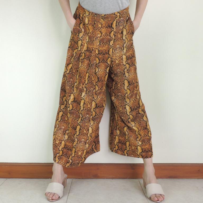 ZARA Snake-print Trousers, Women's Fashion, Bottoms, Other Bottoms on  Carousell