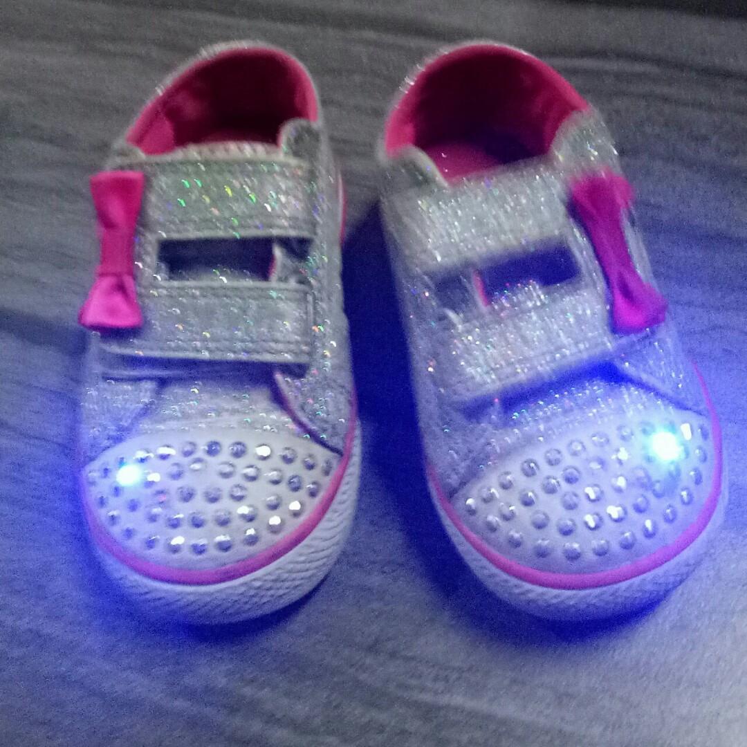 Skechers light up shoes size 5, Babies 