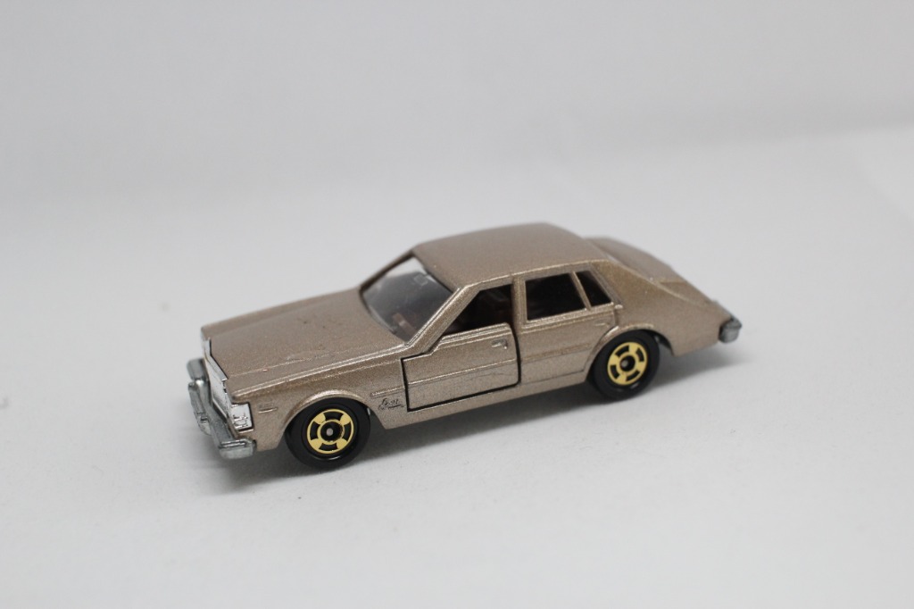 Voitures de poche Tomica Tomy #F45 Lt. Cadillac Séville 1981