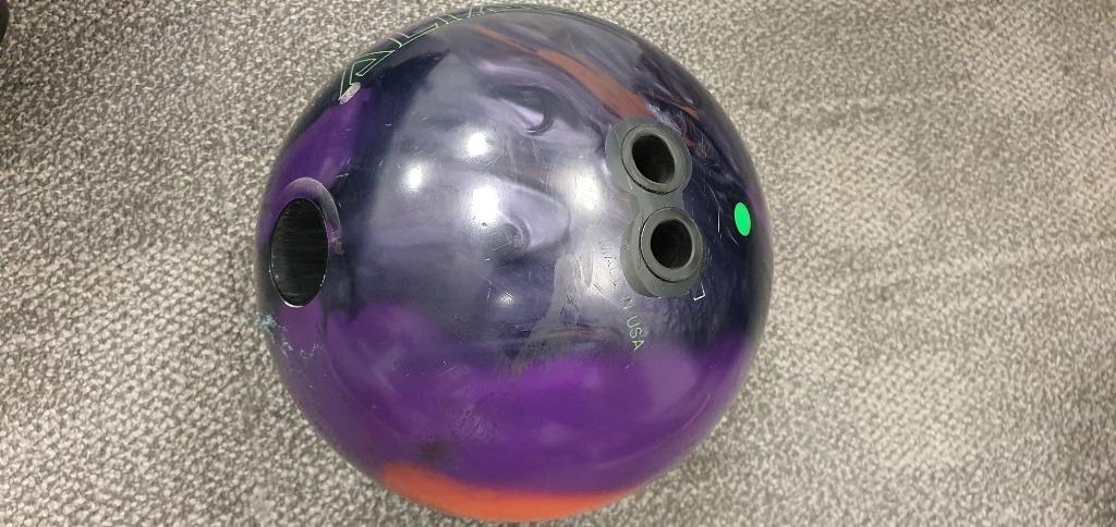 Track Alias (Category: Activewear) located in Singapore. Submitted by destan74 (Listing ID 1016917318, Image 1). Description: Track Alias, 15 lbs. Finger re-plug with turbo switch grip. Insert not included. http://www.trackbowling.com/products/retired-balls/alias#:~:text=Alias%20Product%20Notes,into%20any%20desired%20ball%20motion..