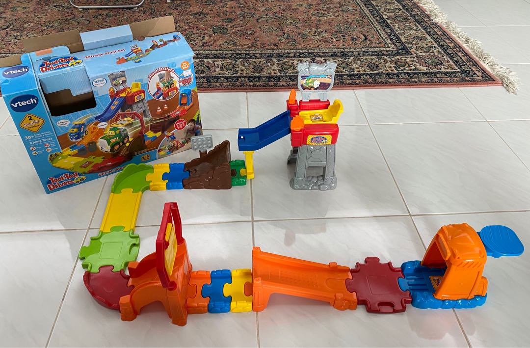 vtech toot toot drivers extreme stunt set