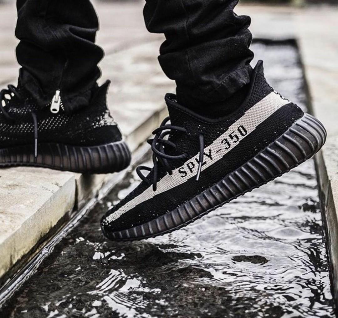 Adidas yeezy store boost oreo v2