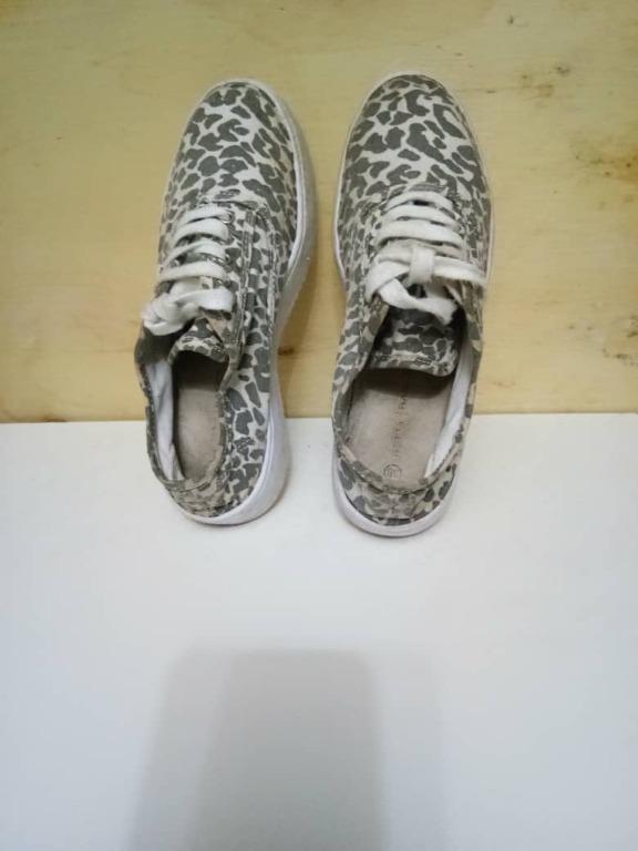 Betty Basics Sneakers Australia Women s Fashion Footwear Sneakers on Carousell