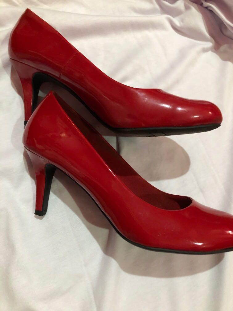 comfort plus red heels