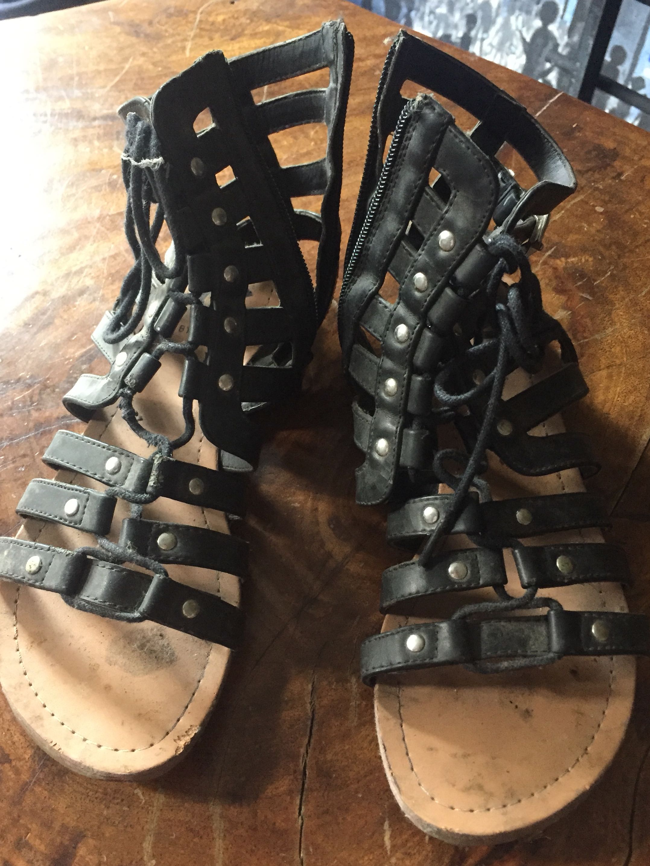 guess gladiator sandals