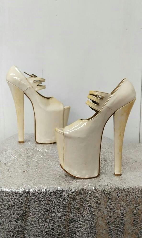 High Heels 20cm Putih Agak Kuning Fesyen Wanita Sepatu Di Carousell