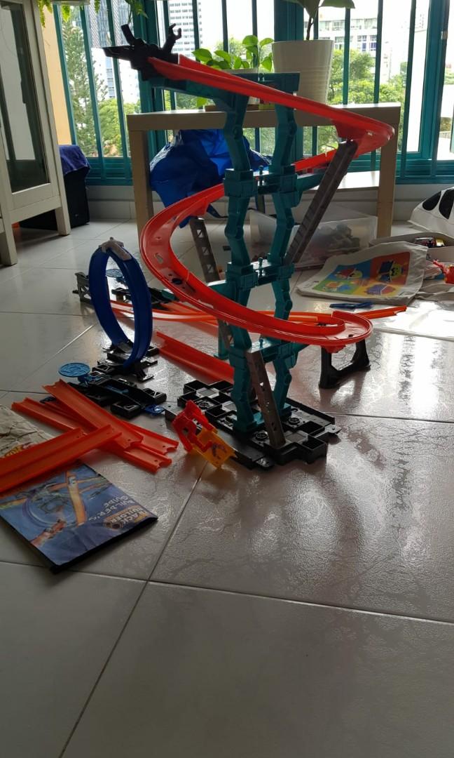 Hot wheels track 2 sets, Hobbies & Toys, Toys & Games on Carousell