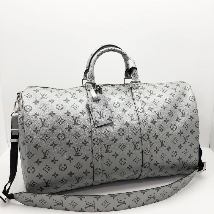 Louis Vuitton Discontinued Damier Azur Keepall 50 duffle bag Leather  ref.463813 - Joli Closet