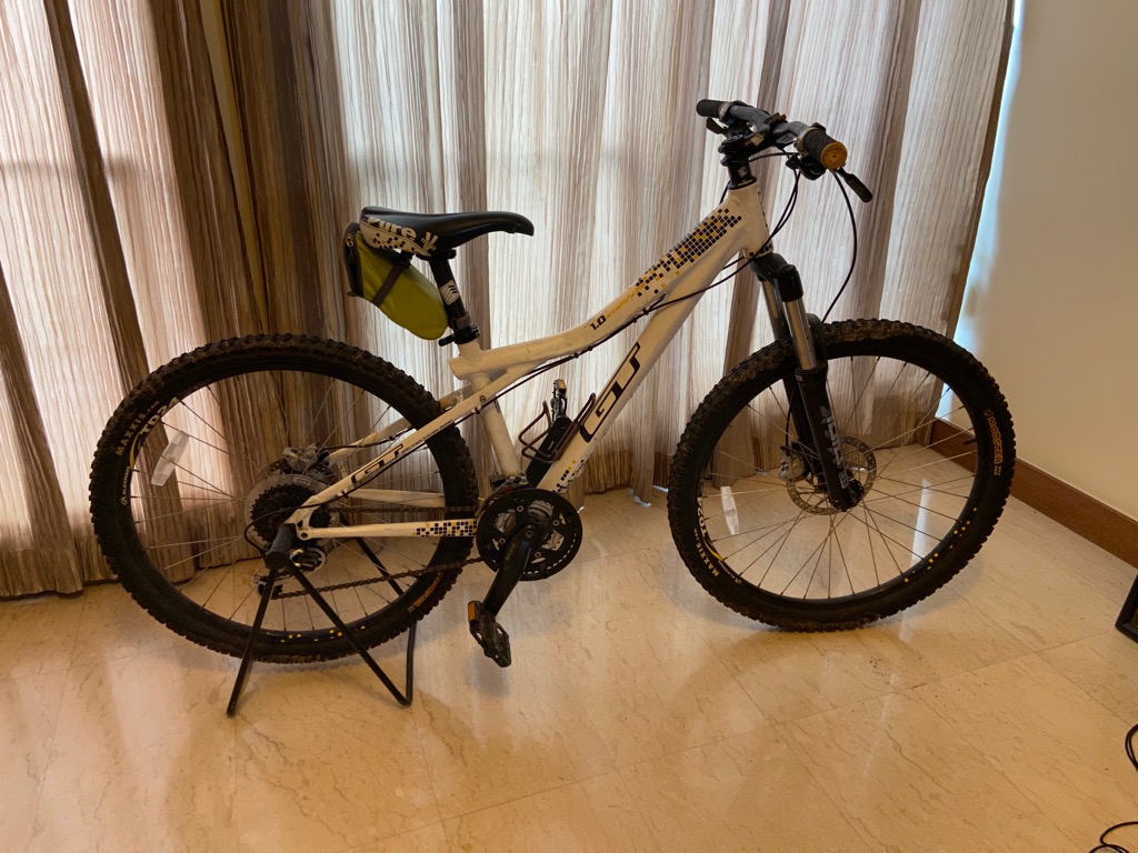 Gt avalanche womens hotsell bike
