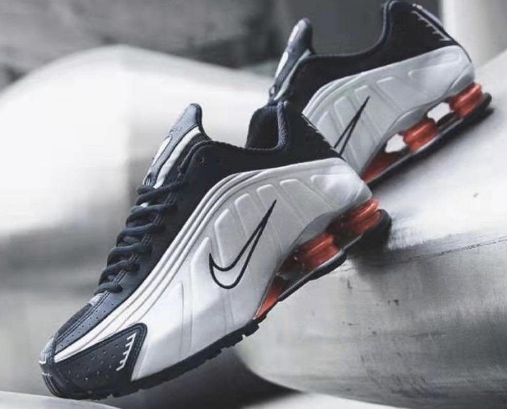 Nike Shox R4, 男裝, 鞋, 波鞋- Carousell
