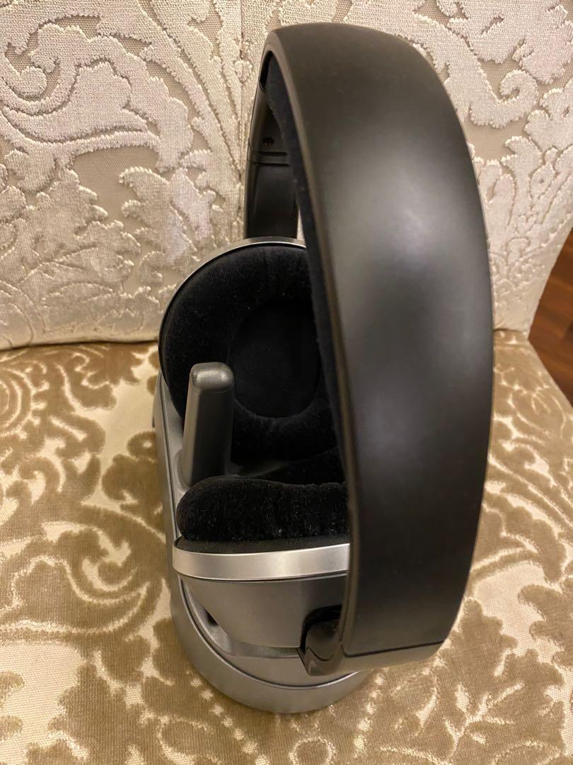 Philips Headset (Category: Headphones & Headsets) located in Quezon City. Submitted by ann78uy (Listing ID 1017093171, Image 3). Description: Decluttering Good working condition Shipping c/o buyer.
