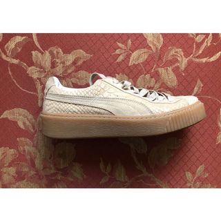 (Category: ) located in . Submitted by amaswardrobe (Listing ID 1017014258, Image 1). Description: .