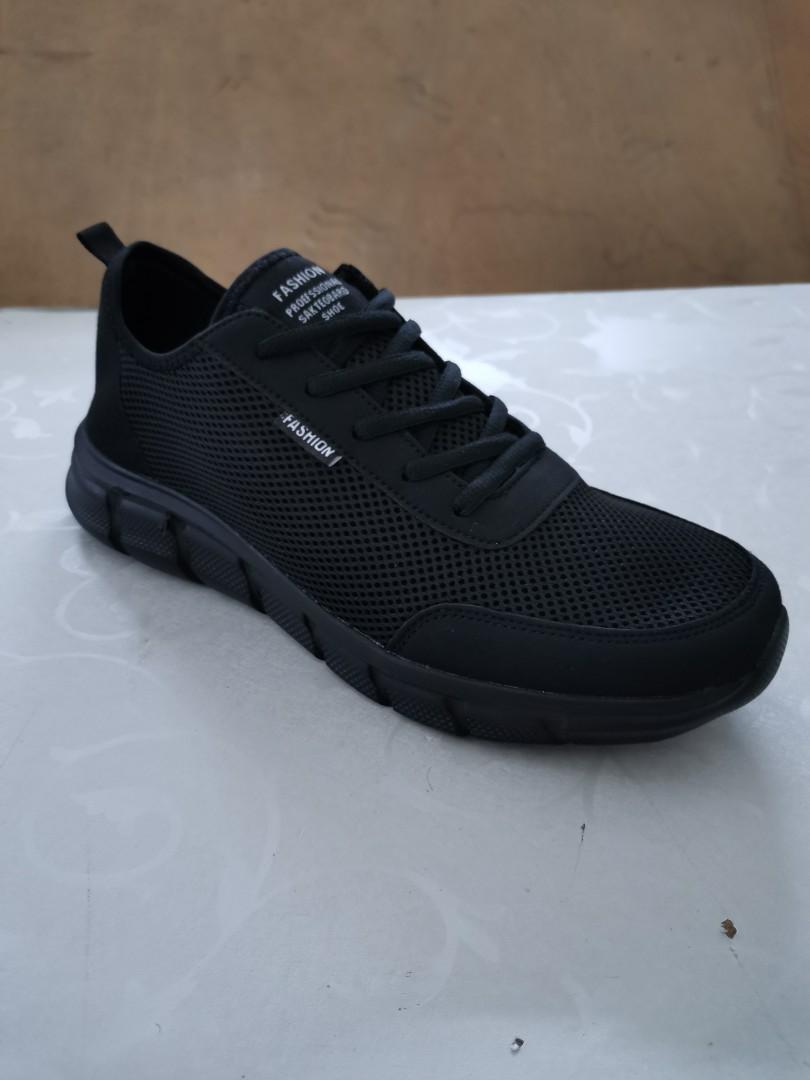 black exercise shoes