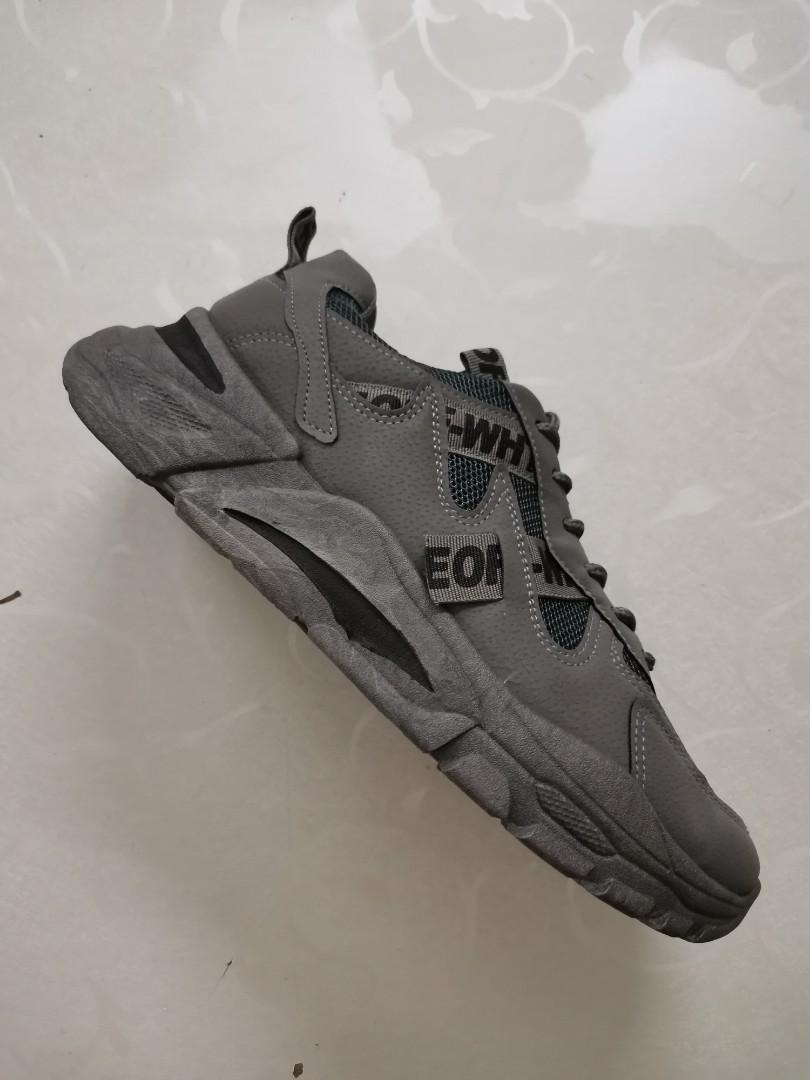 black exercise shoes