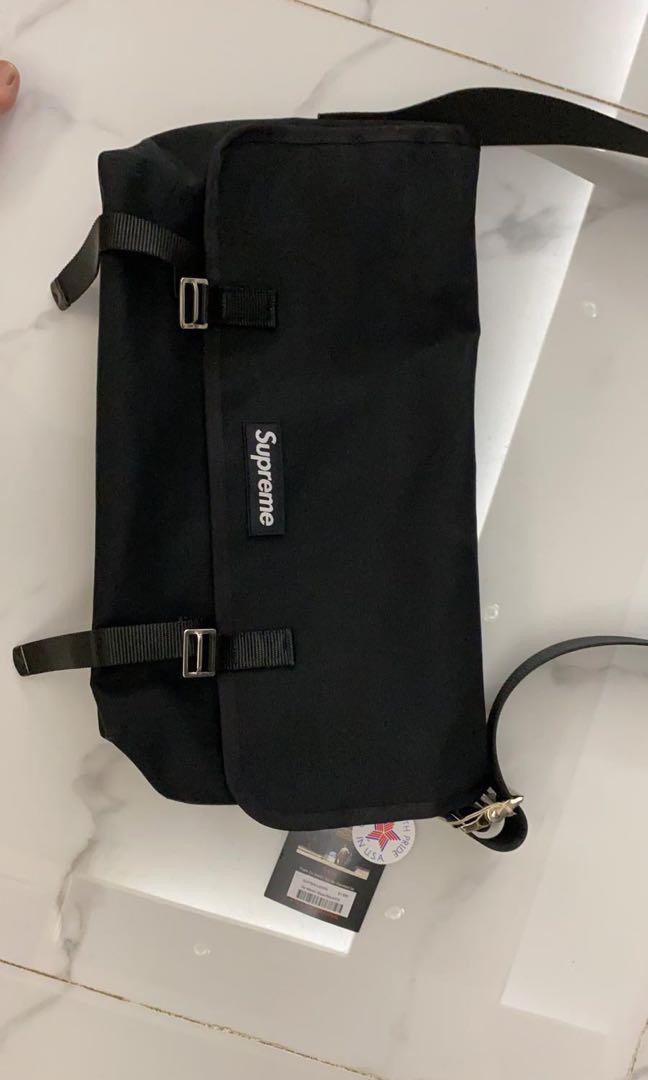 supreme de martini messenger bag black, 男裝, 袋, 腰袋、手提袋