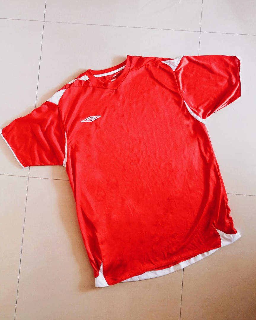 Umbro Vapa Tech Red Sports Jersey | size XL, Men's Fashion, Activewear on  Carousell
