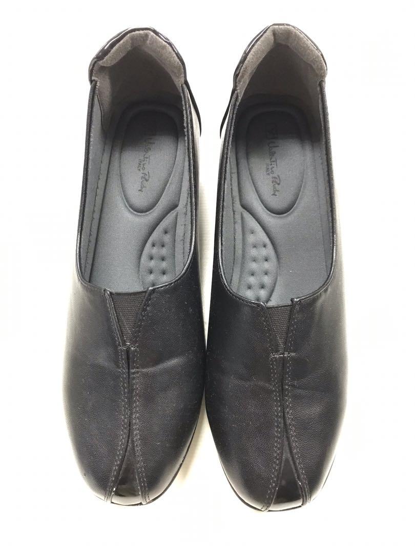 Valentino Rudy Shoes, Women's Fashion, Footwear, Flats on Carousell