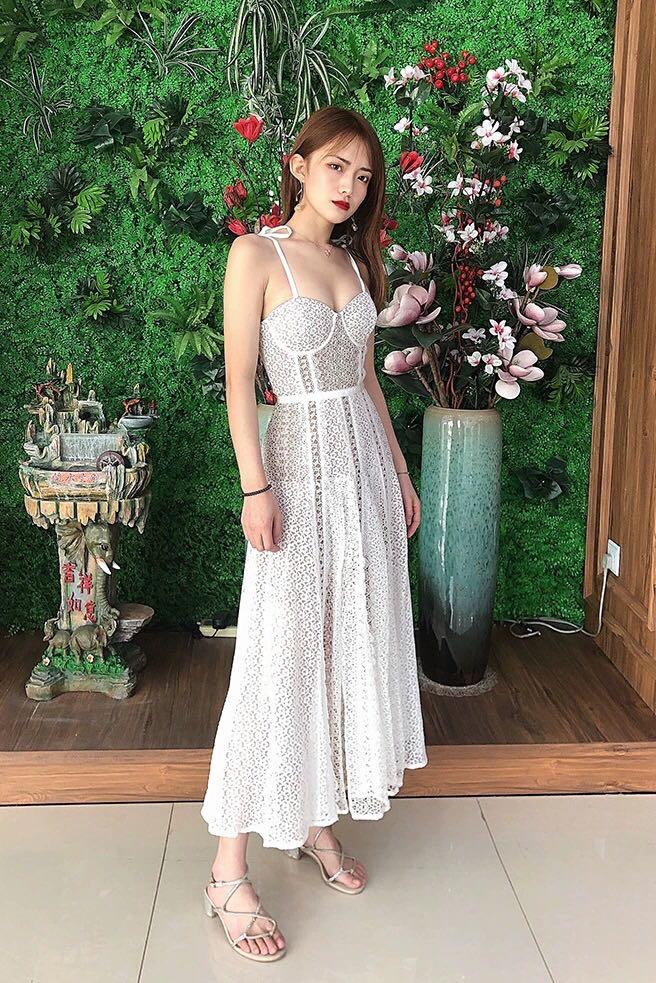 Self-Portrait Lace Panel Corset Bustier Midi Dress in White broderie  authentic SP, Women's Fashion, Tops, Sleeveless on Carousell