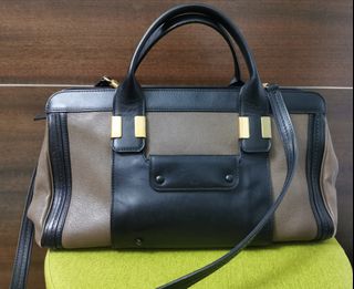 (Category: ) located in . Submitted by fashionistasss02 (Listing ID 1010428885, Image 1). Description: .