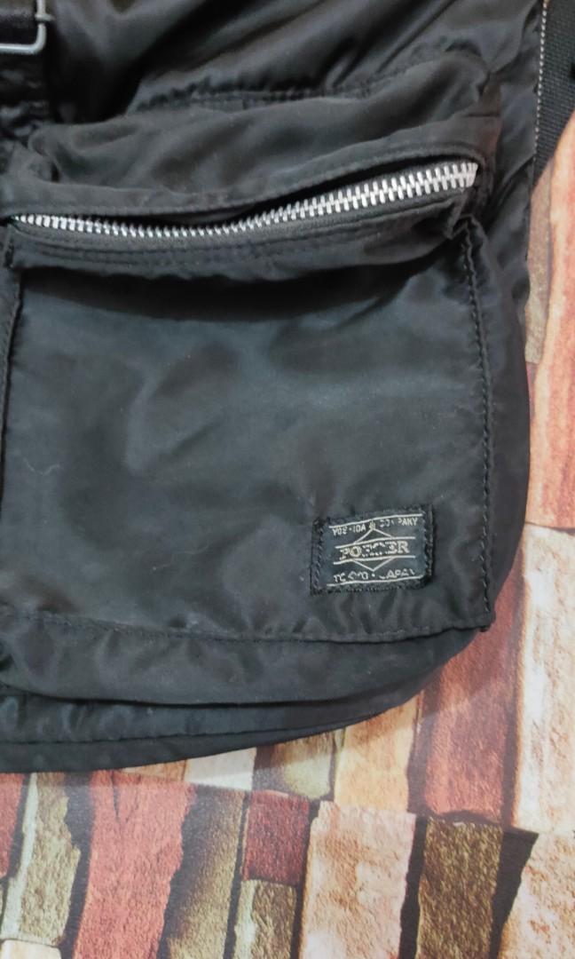 Backpack porter (Category: Backpacks) located in Bandar Pusat Jengka. Submitted by mohdsaffiq.92 (Listing ID 1010874064, Image 2). Description: Assalamualaikum Forsale *beg porter original *made in japan *condition 8/10 rosak dkt kple zip tp xmenjejaskan blh bukak tutup *surat beranak pn ad lg *RM370 lau mahal blh ofer harga *berminat ws/call 0173677965 #lifestylebundle.