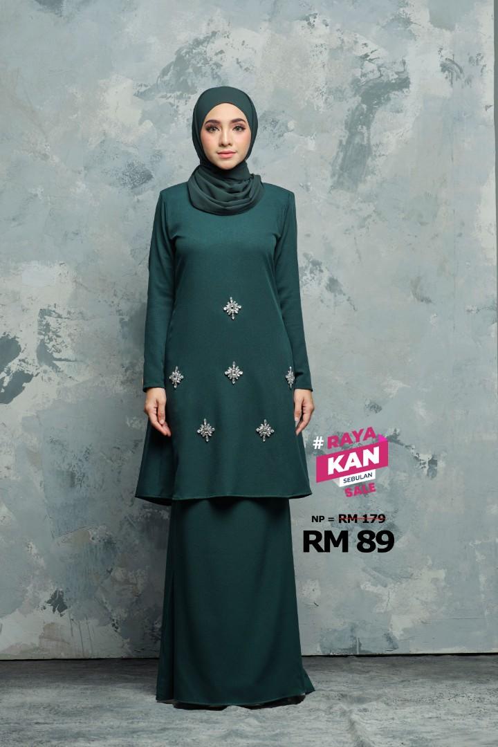 Baju Kurung Naurah In Emerald Green Muslimah Fashion Two Piece On Carousell