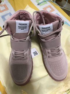 Boot/shoes for ladies