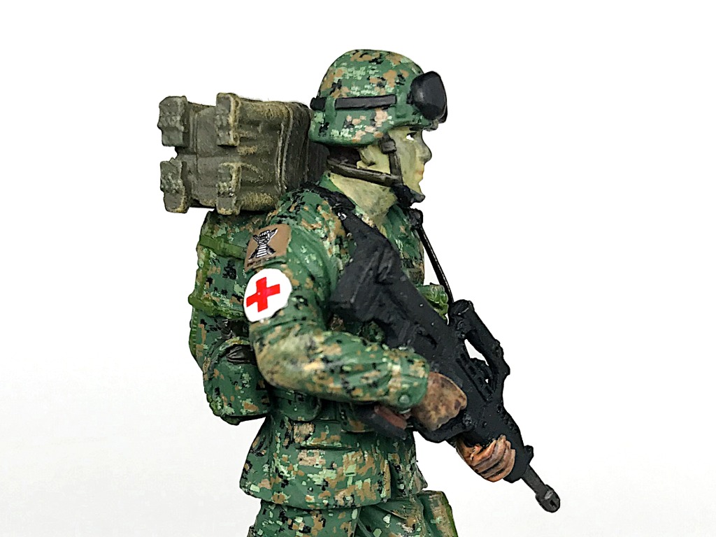 Combat Medic Soldier Figurine Sa021 Hobbies Toys Toys Games On Carousell - medic shirt roblox