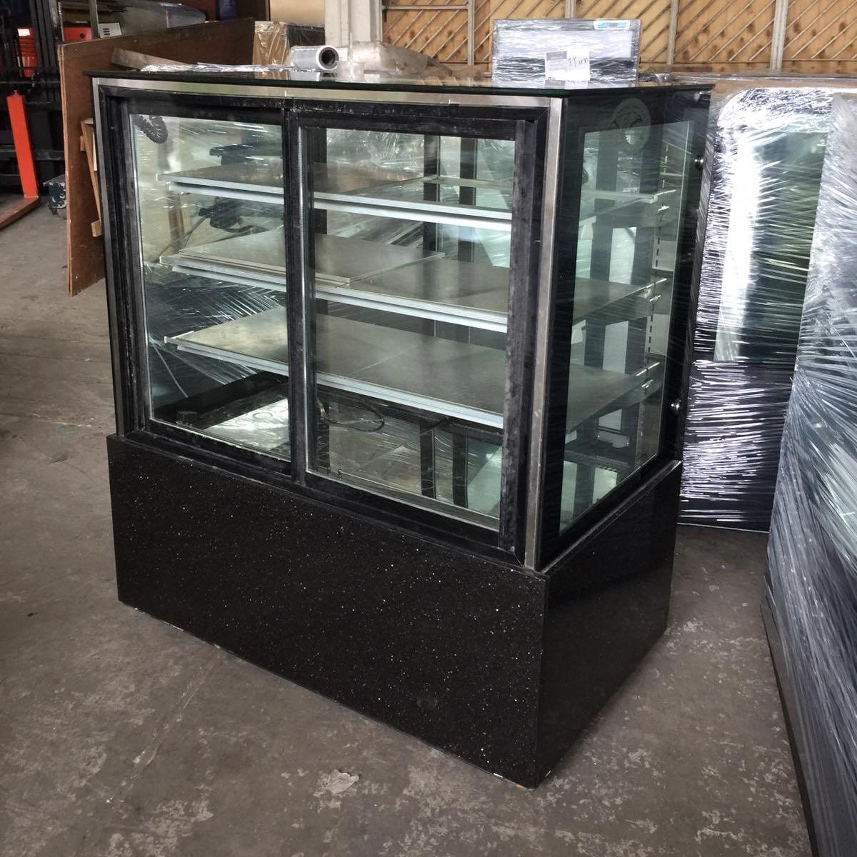 Display Chiller Sliding Glass Door Drink Cake Display Fridge Good Condition Everything Else On Carousell