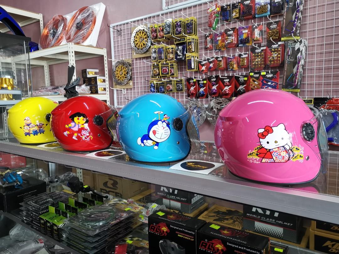 Kedai helmet top near me