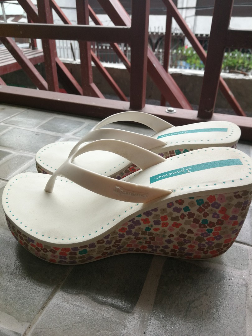 Ipanema wedge clearance slippers