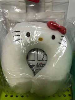 日本帶回正版kitty頸枕
