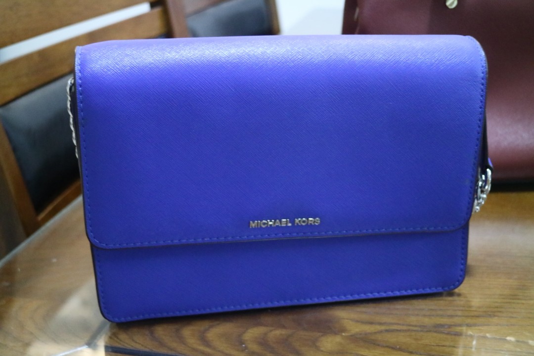 michael kors blue sling bag